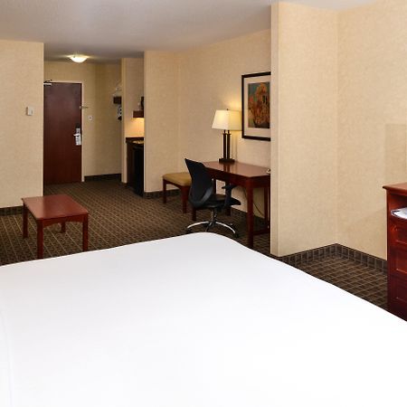 Holiday Inn Express Edmonton North By Ihg Экстерьер фото