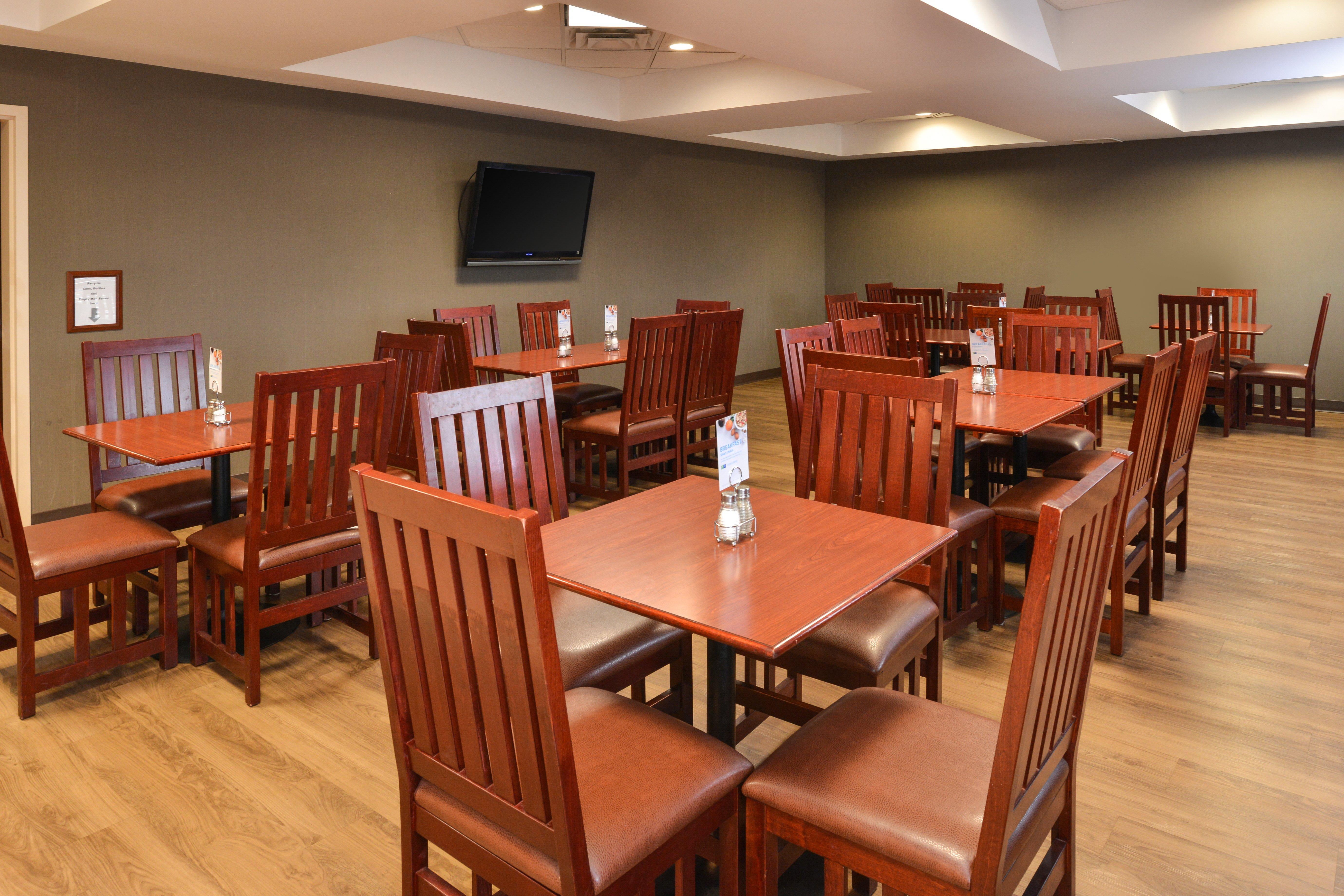 Holiday Inn Express Edmonton North By Ihg Экстерьер фото