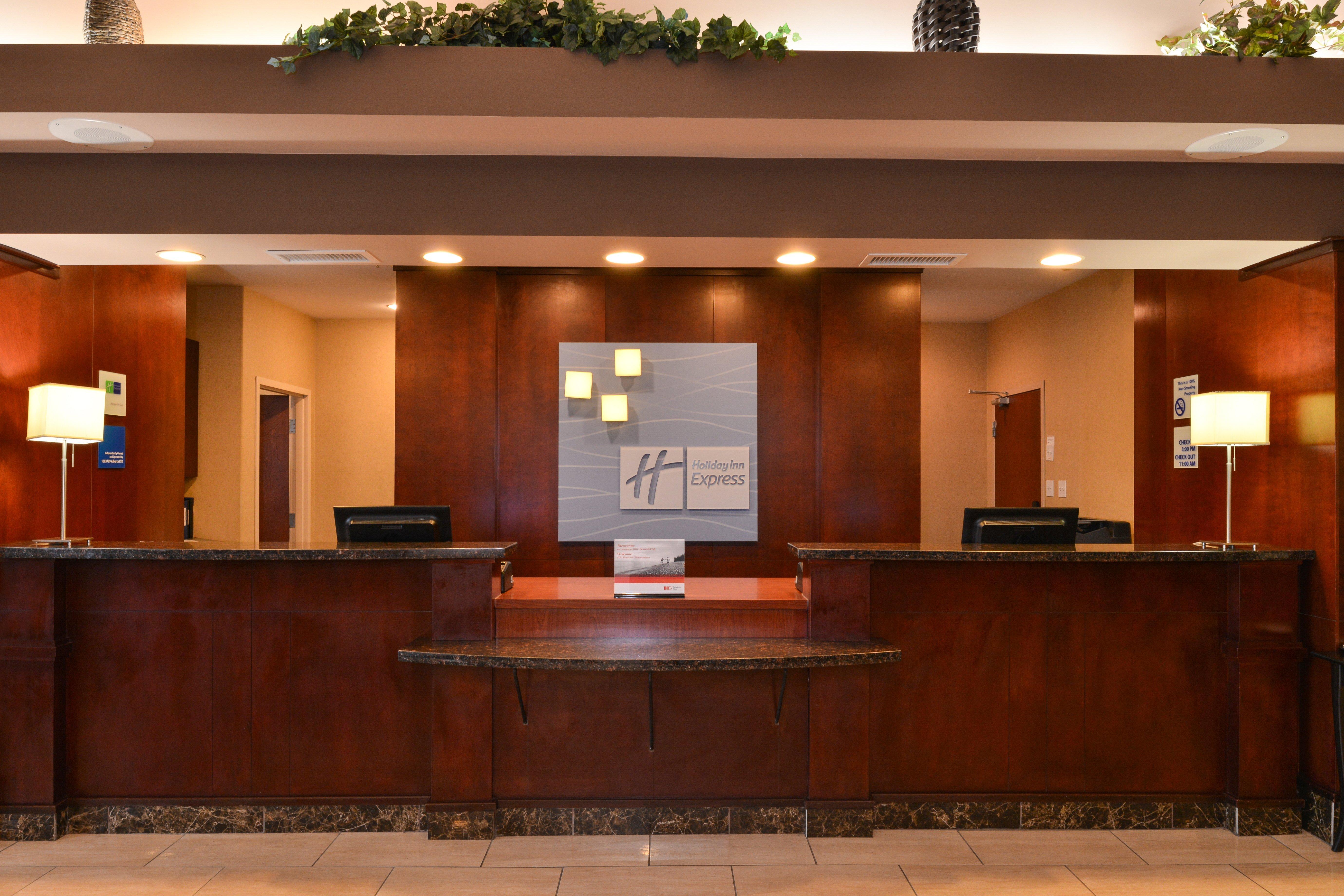 Holiday Inn Express Edmonton North By Ihg Экстерьер фото