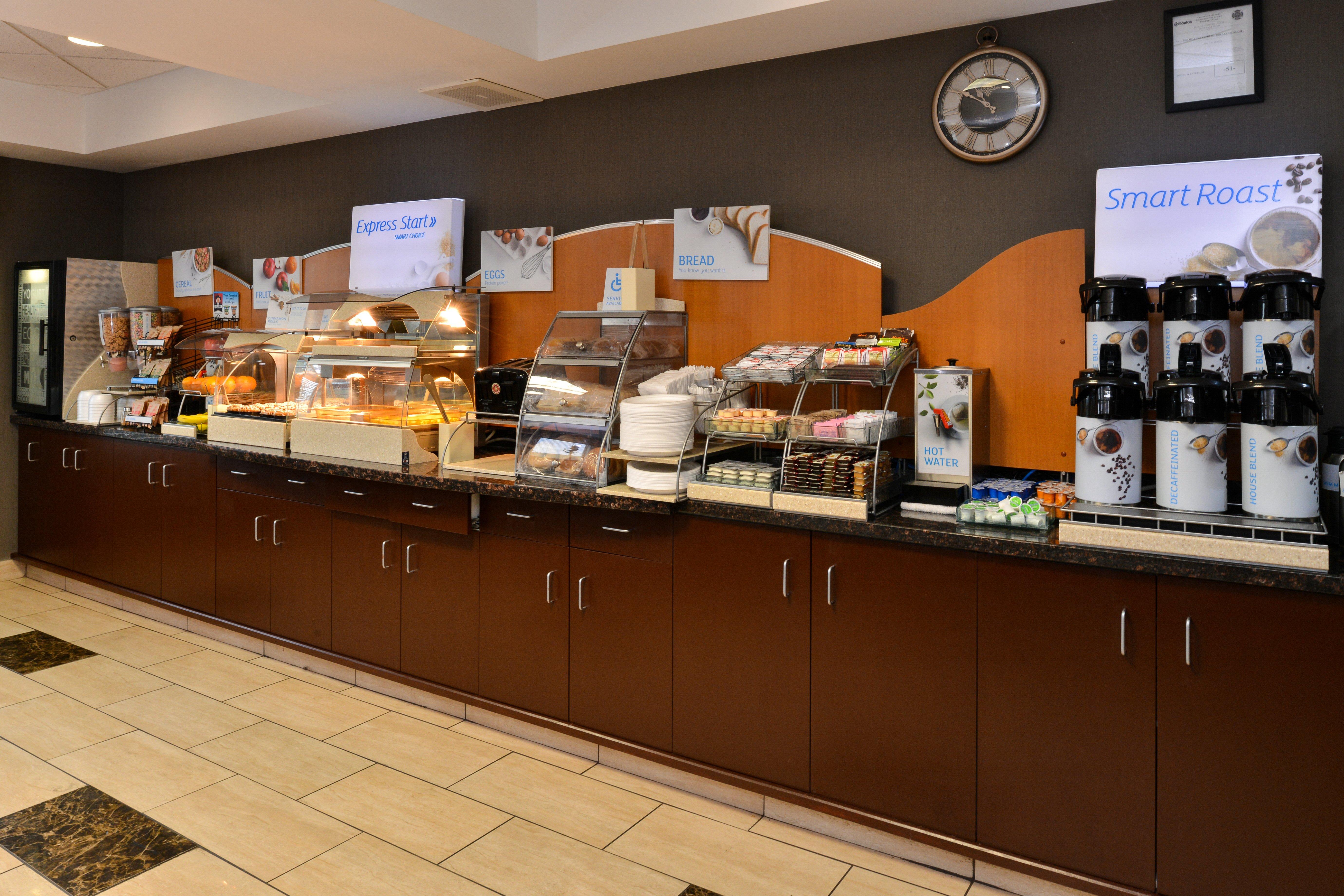 Holiday Inn Express Edmonton North By Ihg Экстерьер фото