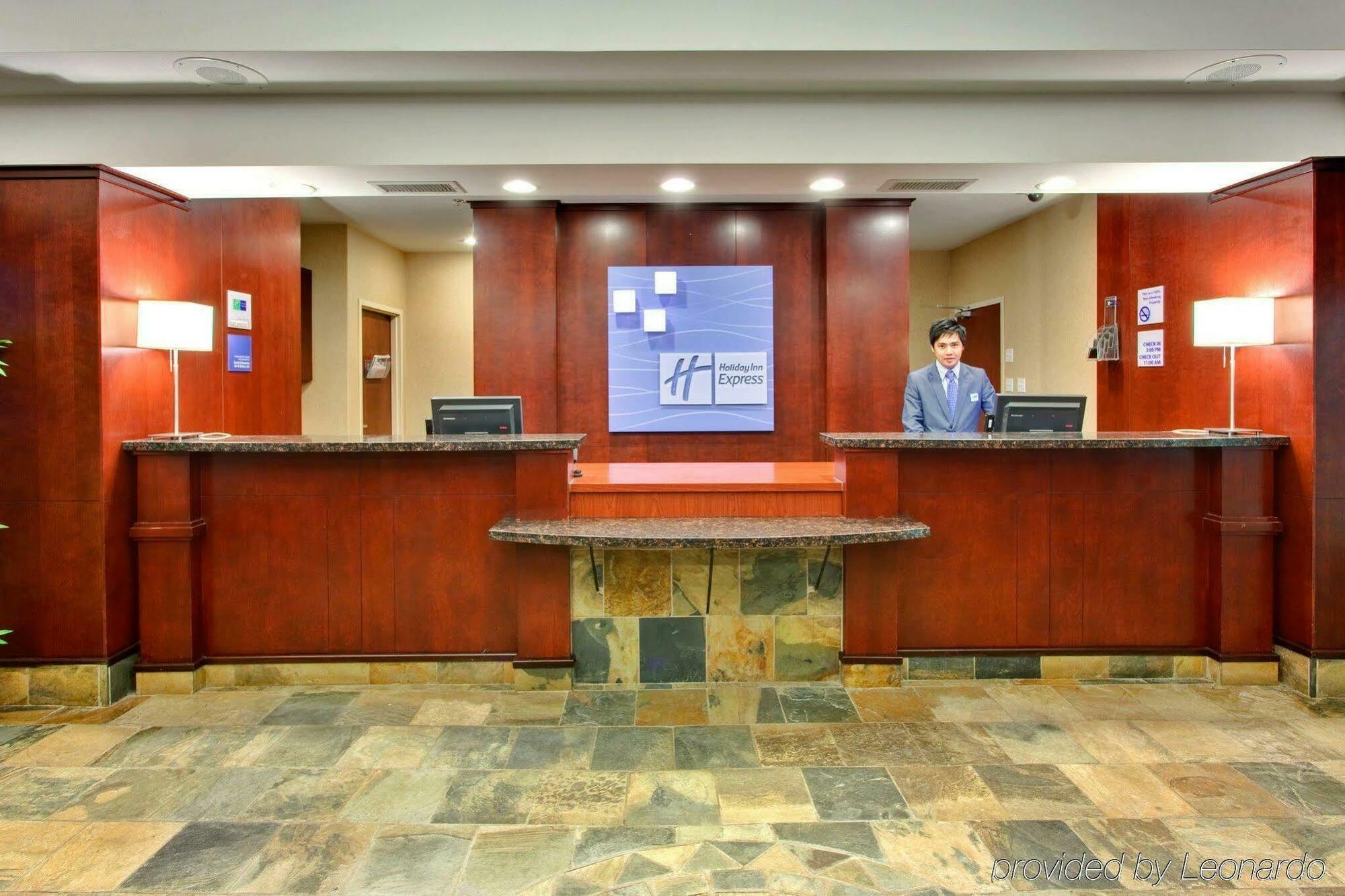 Holiday Inn Express Edmonton North By Ihg Экстерьер фото