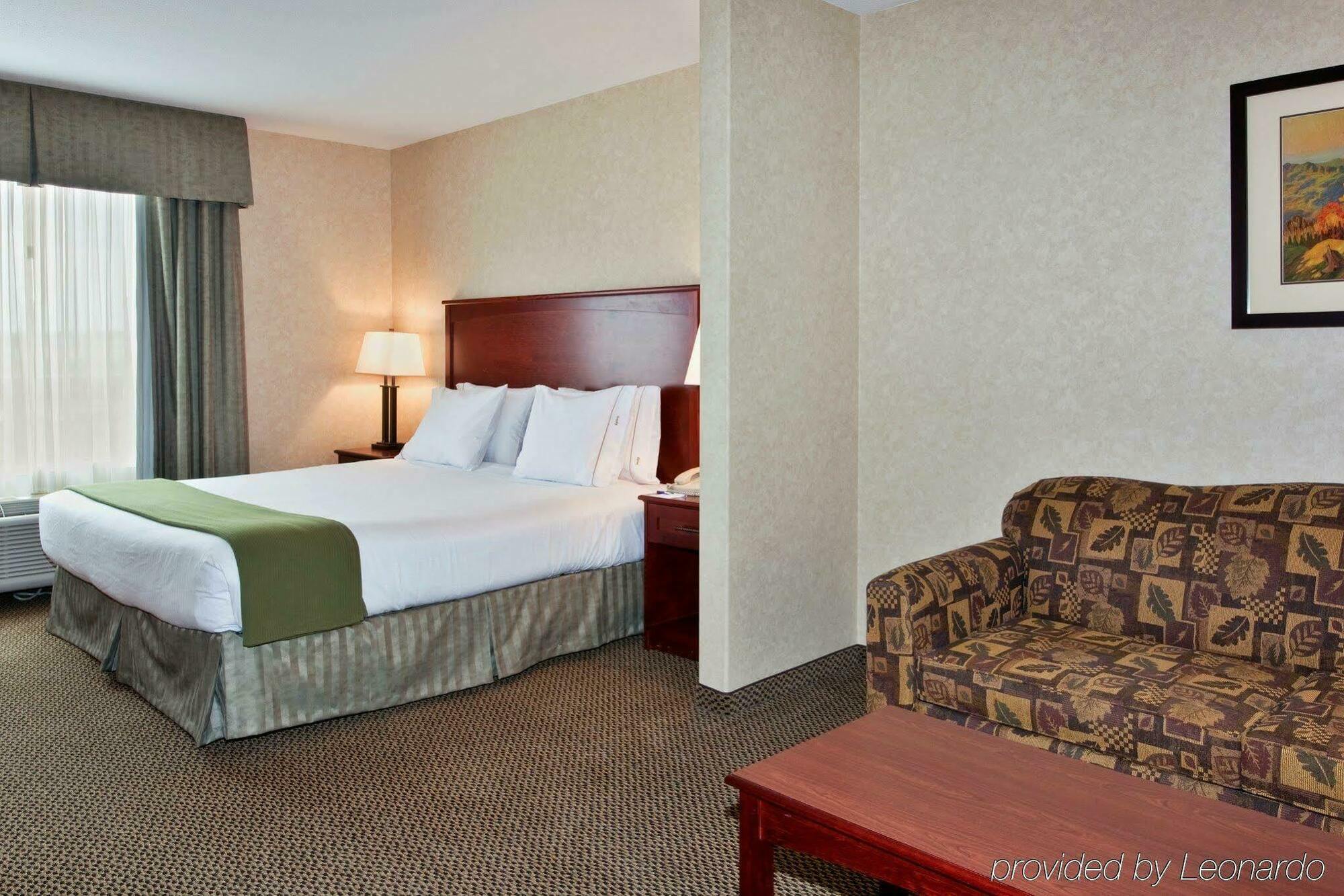 Holiday Inn Express Edmonton North By Ihg Экстерьер фото