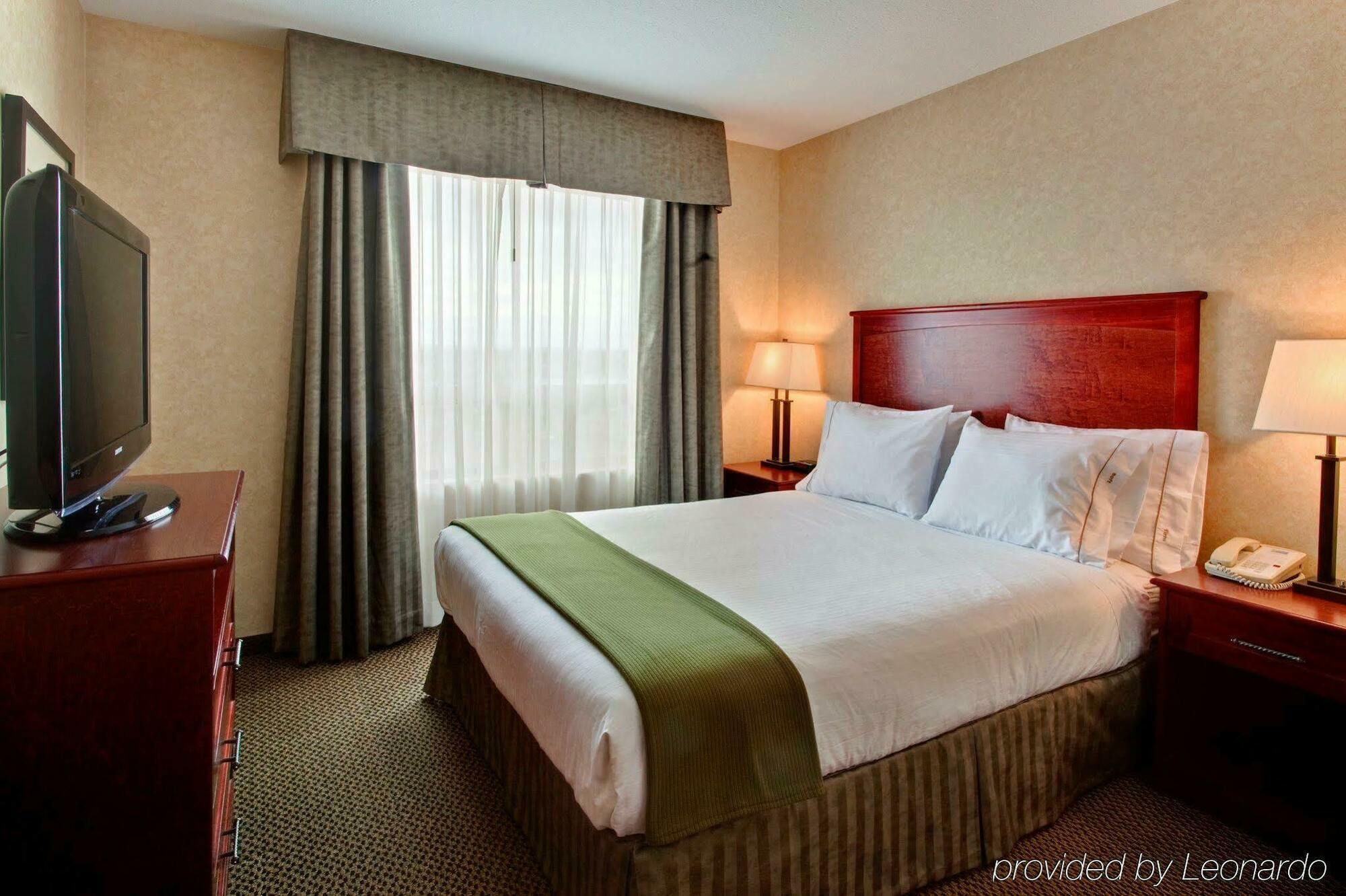 Holiday Inn Express Edmonton North By Ihg Экстерьер фото