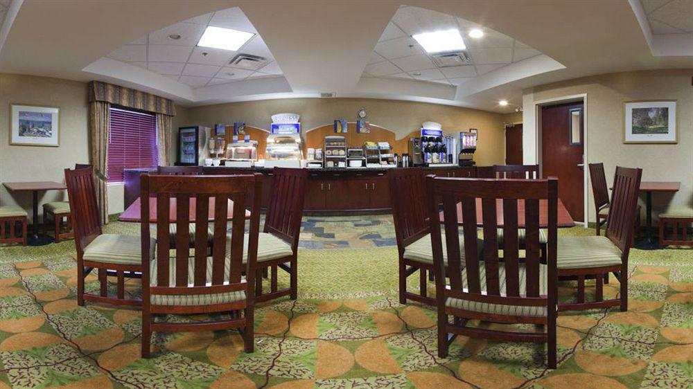 Holiday Inn Express Edmonton North By Ihg Экстерьер фото
